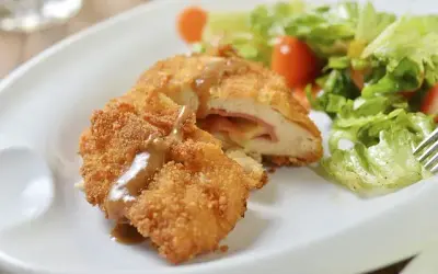 Ile kcal ma kotlet z kurczaka? Zaskakujące różnice w kaloriach!