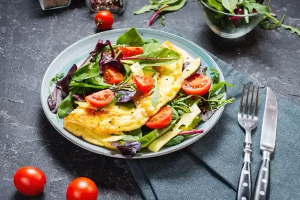 Ile kalorii ma omlet z 3 jaj? Zaskakujące różnice w kaloriach!