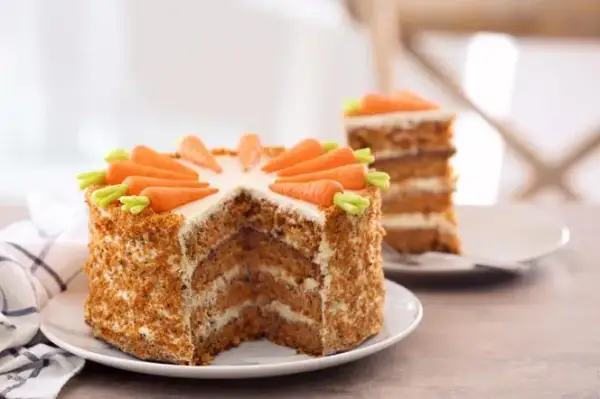 Ile kalorii ma ciasto marchewkowe i co warto o nim wiedzieć